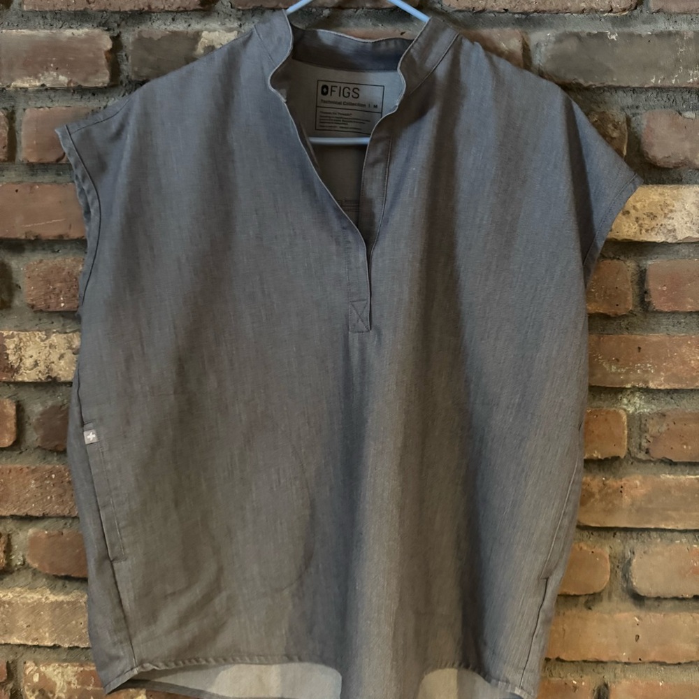 Figs Medium Graphite Scrub Set
